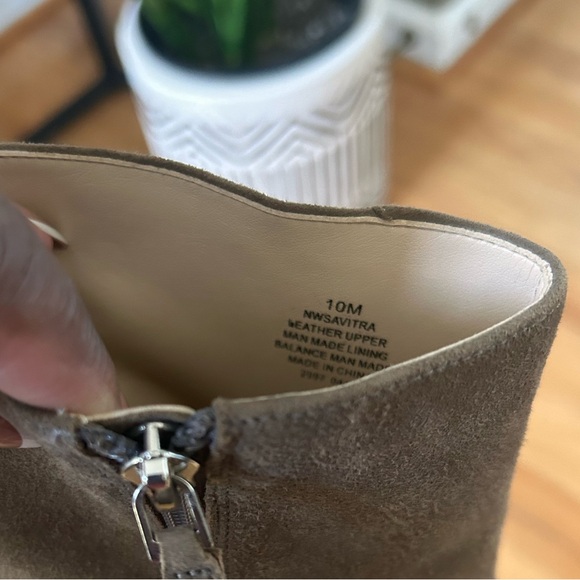 Sleek booties! - Picture 5 of 7